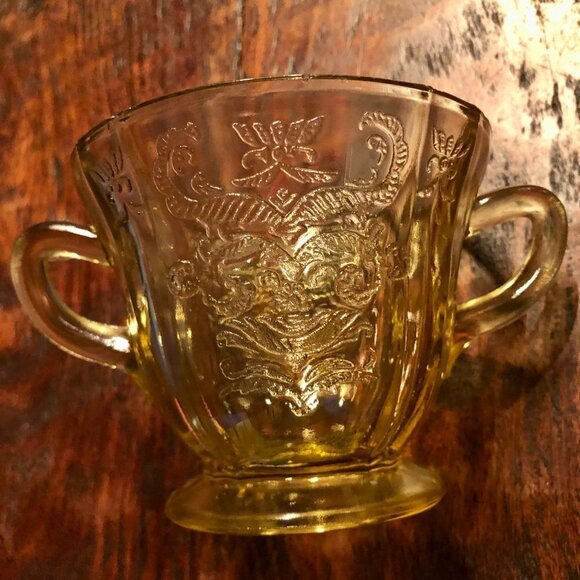 Federal Madrid Yellow Depression Glass Sugar Bowl - Picture 9 of 10